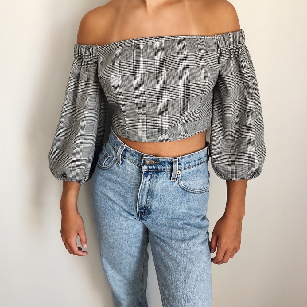 black and white crop top